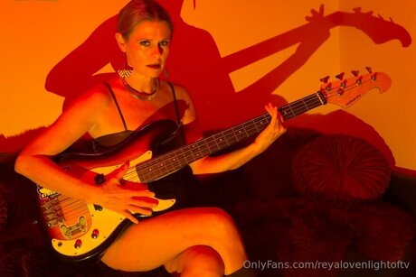 Reyalovenlight Tv hot actress photo