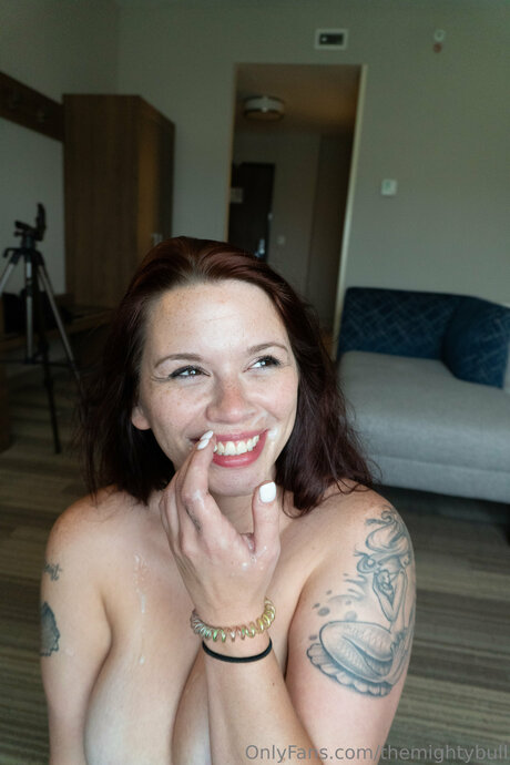 Themightybull adult model picture