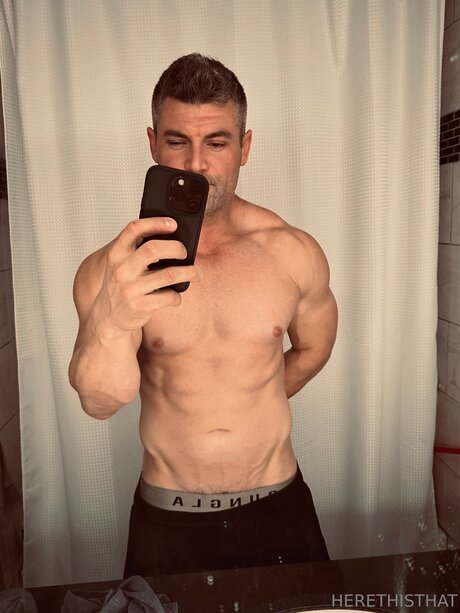 Herethisthat model art photos