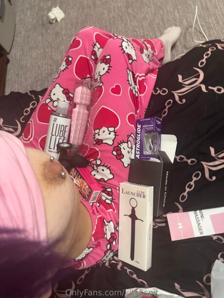 Kitty Spit star hd picture