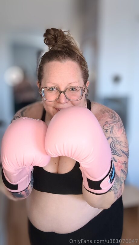 U381070047 star top pic