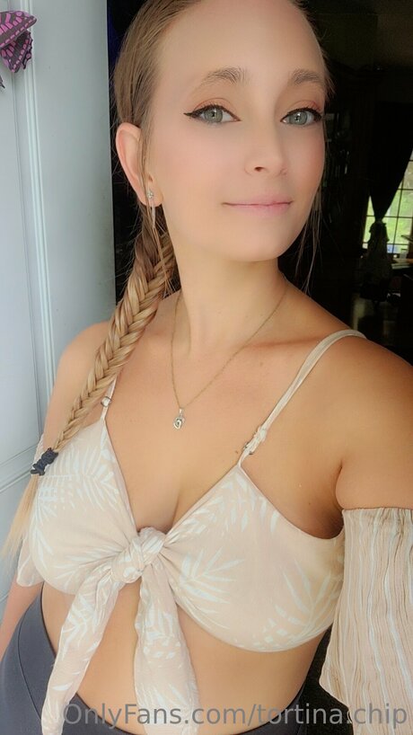 Titsmetina free actress img