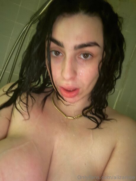 Alizarose star high quality photo