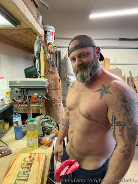 Freewooddaddy model adult pics