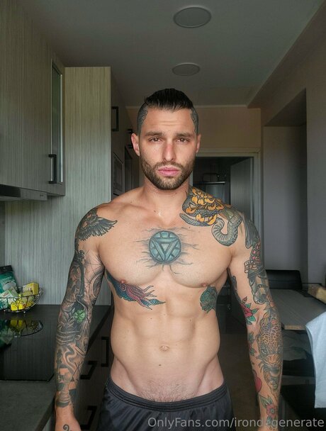 Irondegenerate pretty model pic