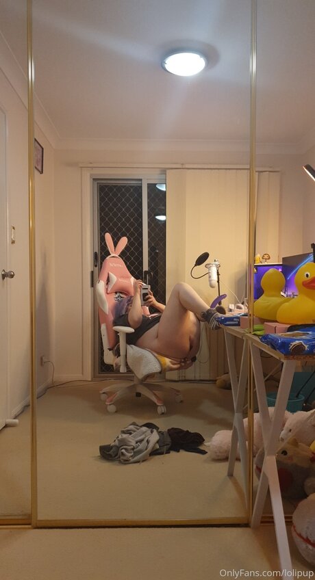 Lolipup model hd image