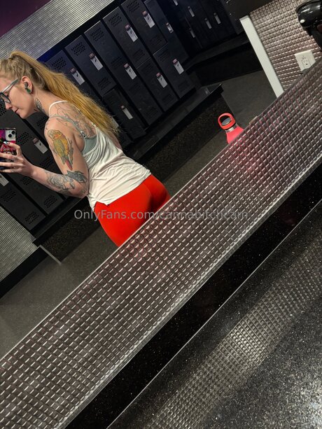 Cannabitchcam model adult archive