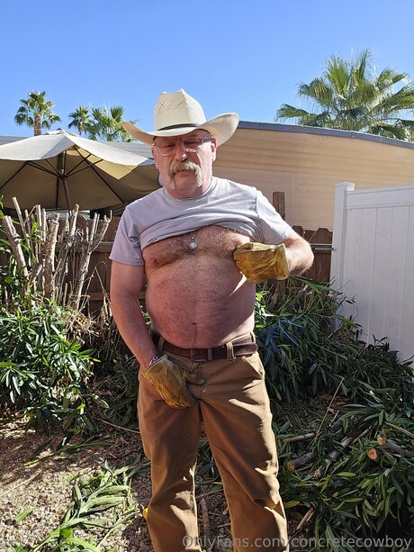 Concretecowboy naked star img