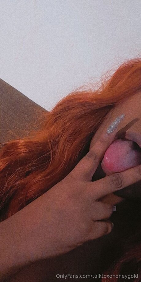 Talktoxohoneygold pretty pornstar image