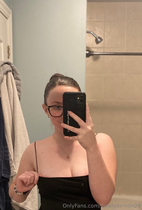 Lovelydemon24 model porn galleries