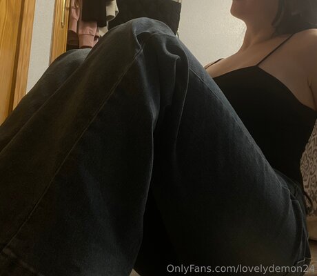 Lovelydemon24 model sexy photo