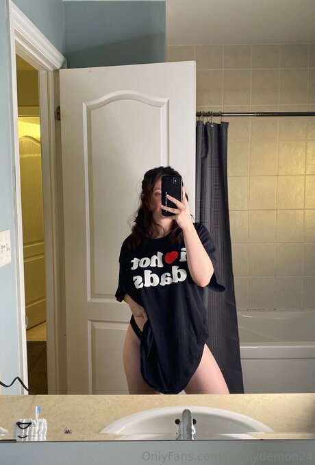 Lovelydemon24 star hd pic