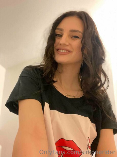 Simonerider star exclusive pics