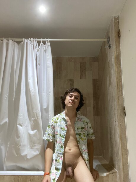 Santiboy naked actress img