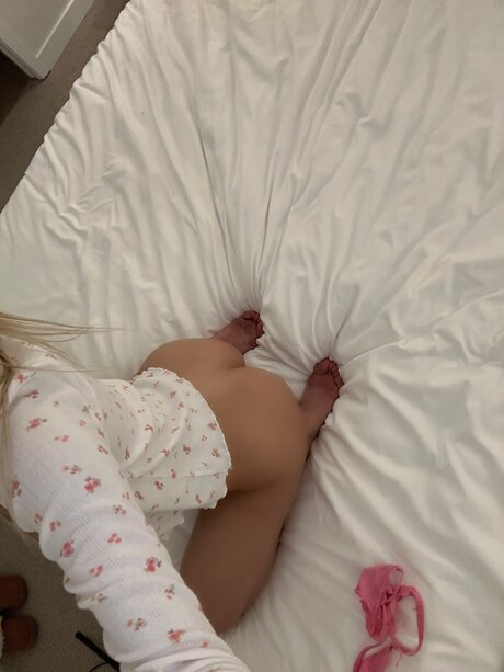 Lilsoosh model nude archive