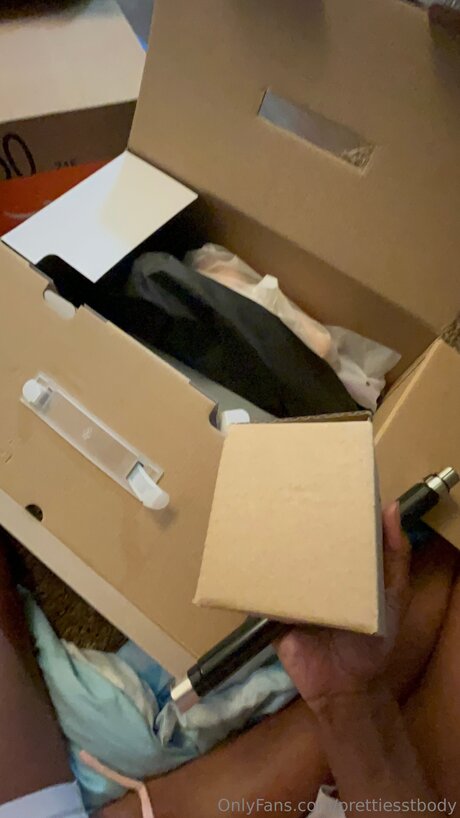 Prettiesstbody adult model galleries