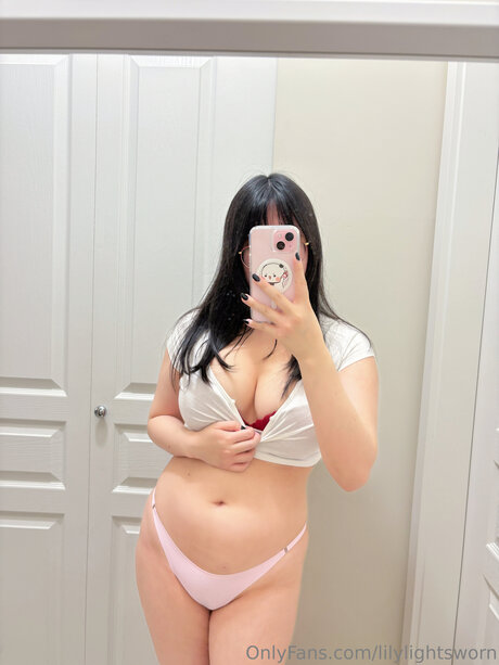 Lilylightsworn hot pornstar photo