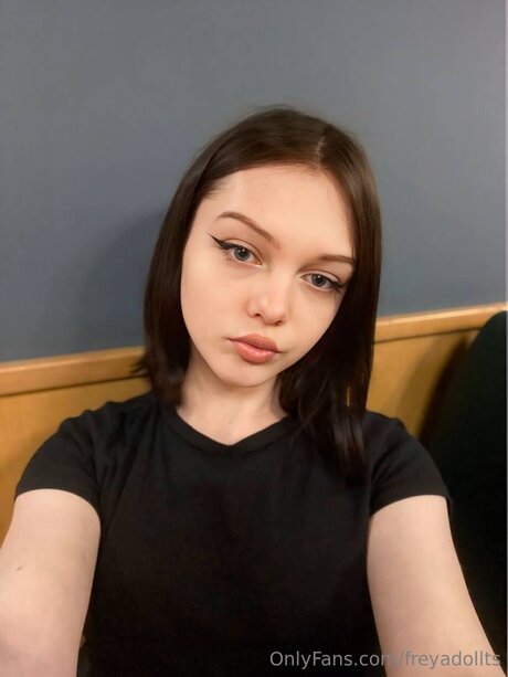 Freyadollts porn actress pics