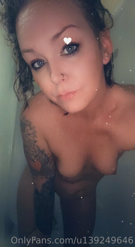 U139249646 nudes model picture