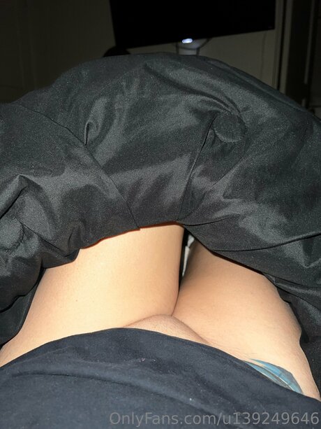 U139249646 model exclusive picture