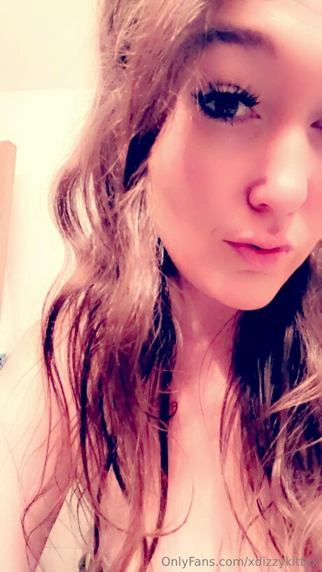 Xdizzykittyx pornographic star pic