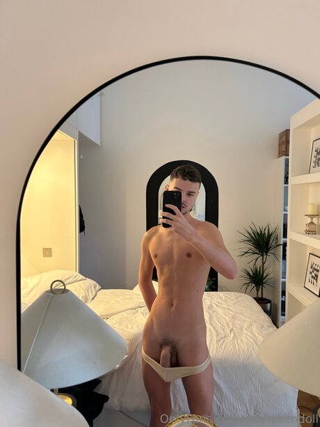 Gothykendoll star nude images