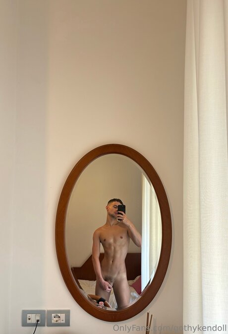 Gothykendoll Profile pic