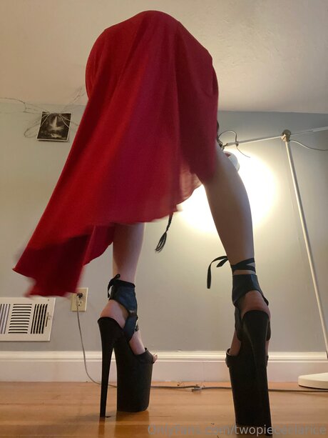 Twopiececlarice porn model image