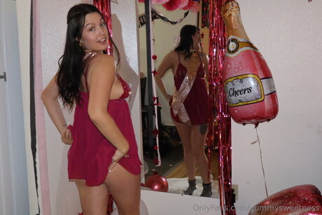 Yummysweetness naked actress gallery