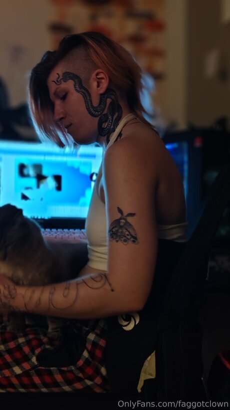 Faggotclown adult actress archive