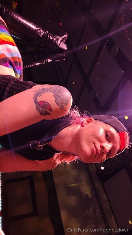 Faggotclown erotic pornstar images