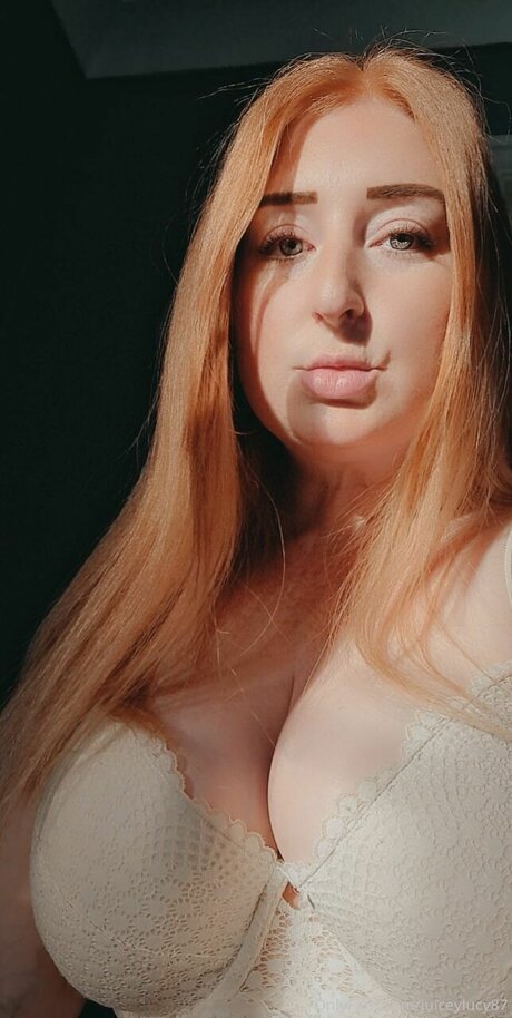 Juiceylucy87 exclusive pornstar picture