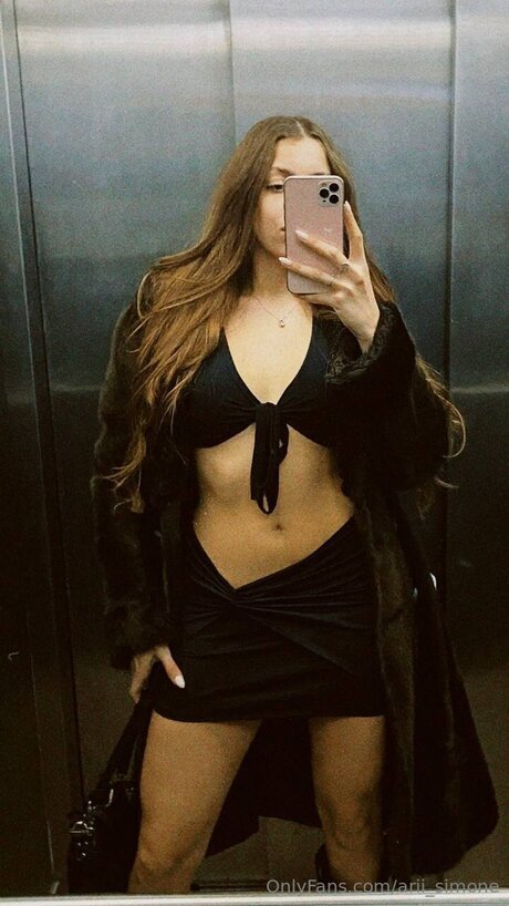 female influencer onlyfans porn photo