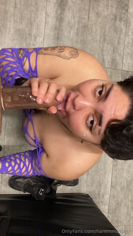 Haremmasterx nude star photo