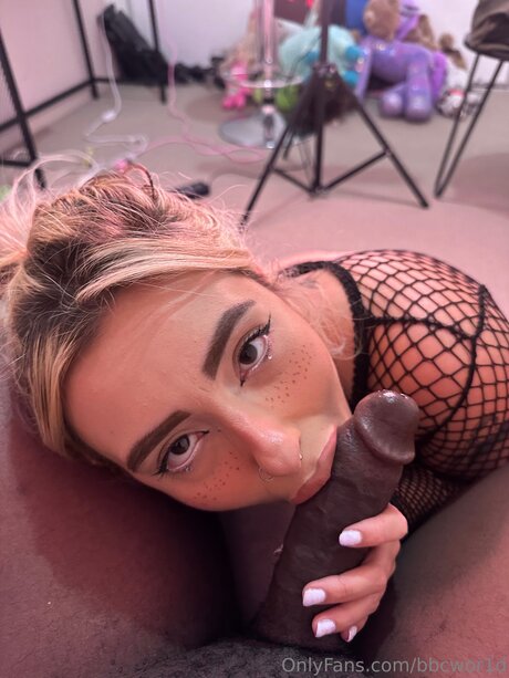 Bbcwor1d star erotic pic