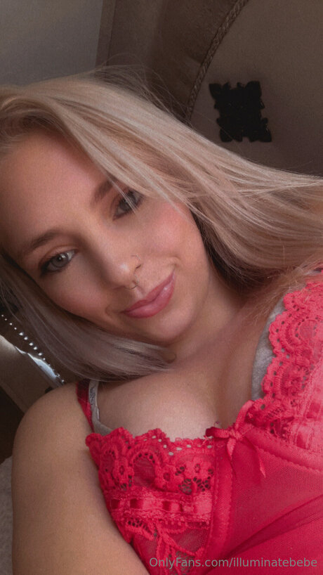 Illuminatebebe model sexy image