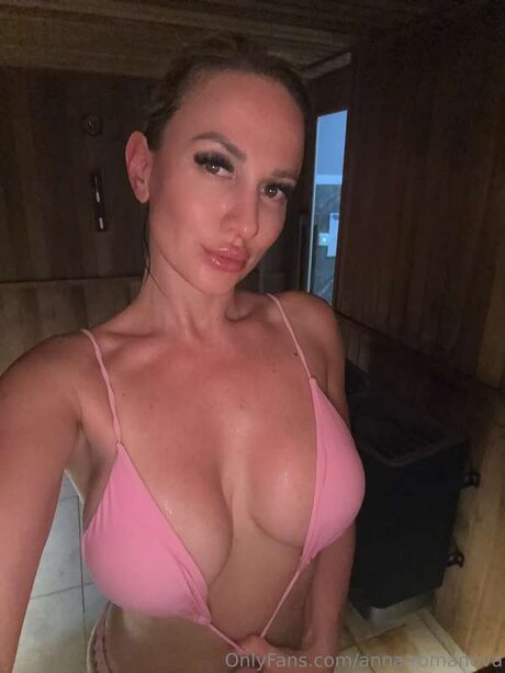 Anna Romanova nice model pic