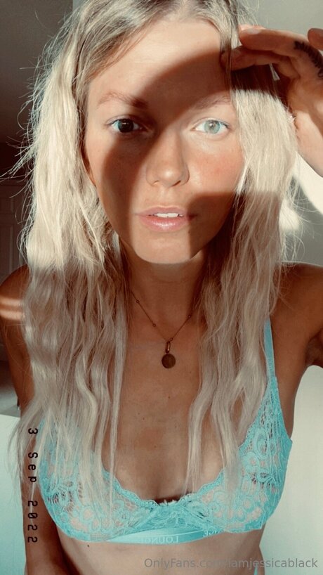 Itsonlyjess pornstar sexy picture