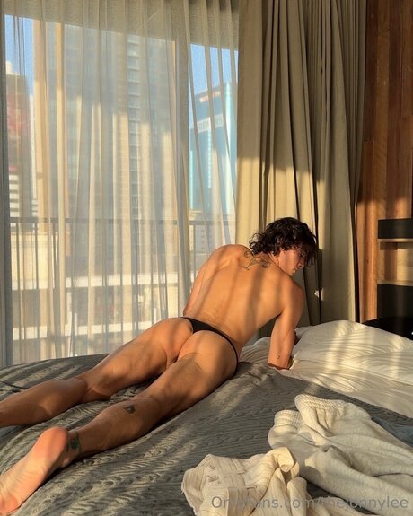 Thejonnylee perfect star image