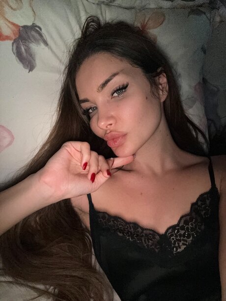 Itsemmma nude model gallery