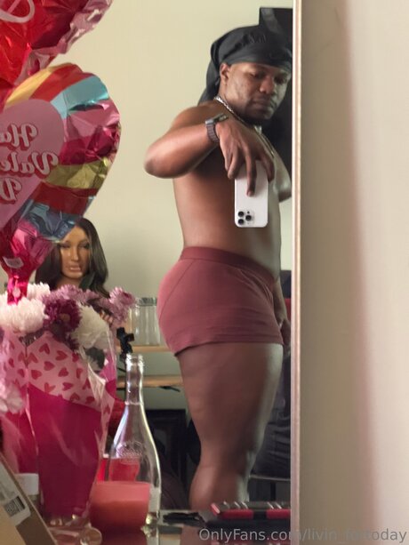 Livin Fortoday star hot img