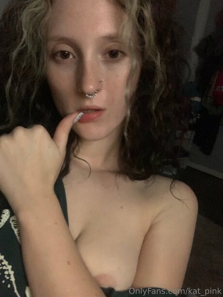 Kat Pink hot model image