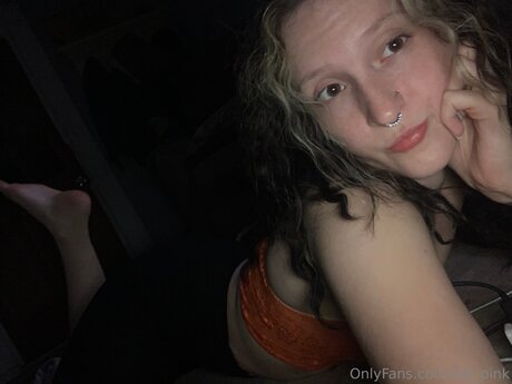 Kat Pink hot model img