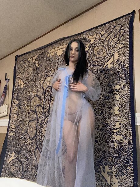 Kat Pink art model pic