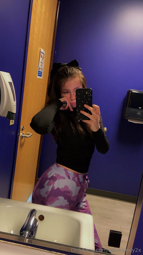 Ashmoney2x high quality model photos