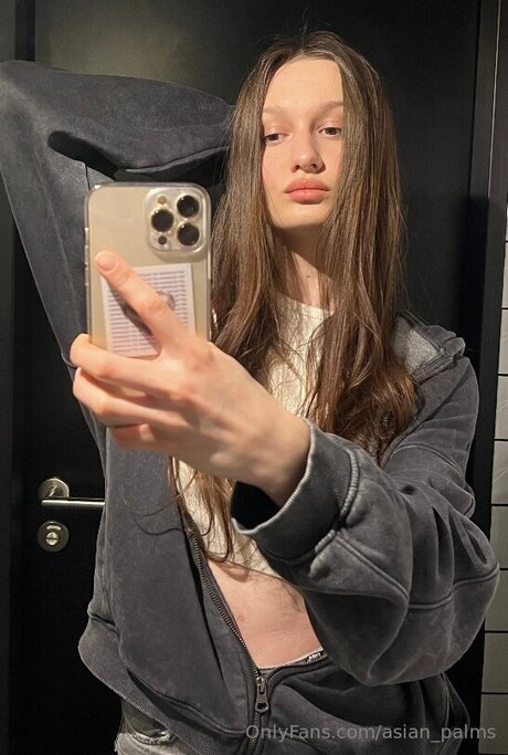 Asian Palms erotic pornstar img