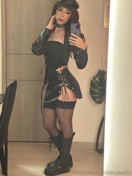 Tanybellts naked actress images