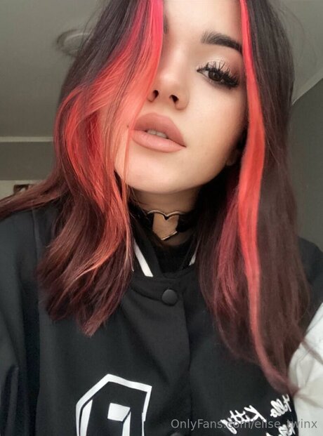 Elise Twinx adult model photos