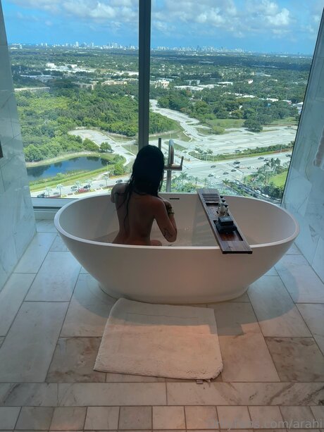 Arahi star beautiful photo