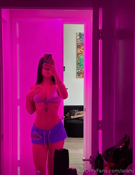 Arahi pornstar free photos